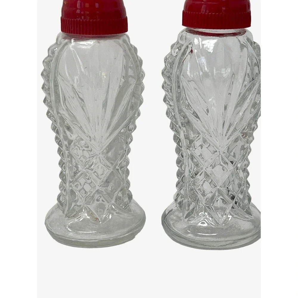Vintage 30s-50s Hourglass Shaped‎ Cut Glass Plastic Top Red Salt Pepper Shakers